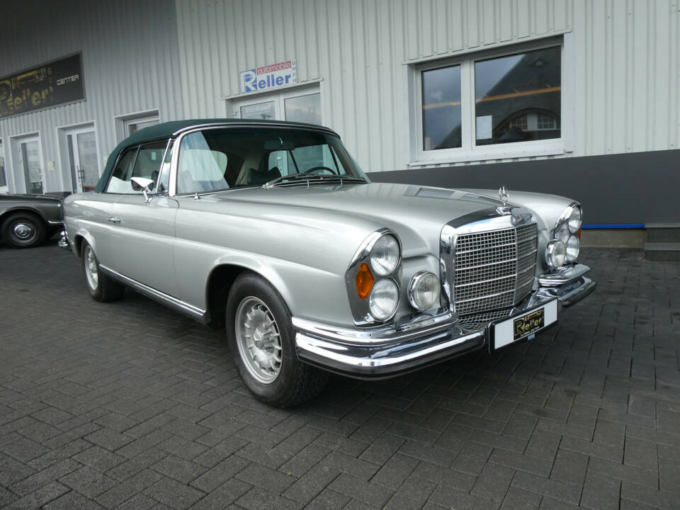 Image 1/31 of Mercedes-Benz 280 SE 3,5 (1970)
