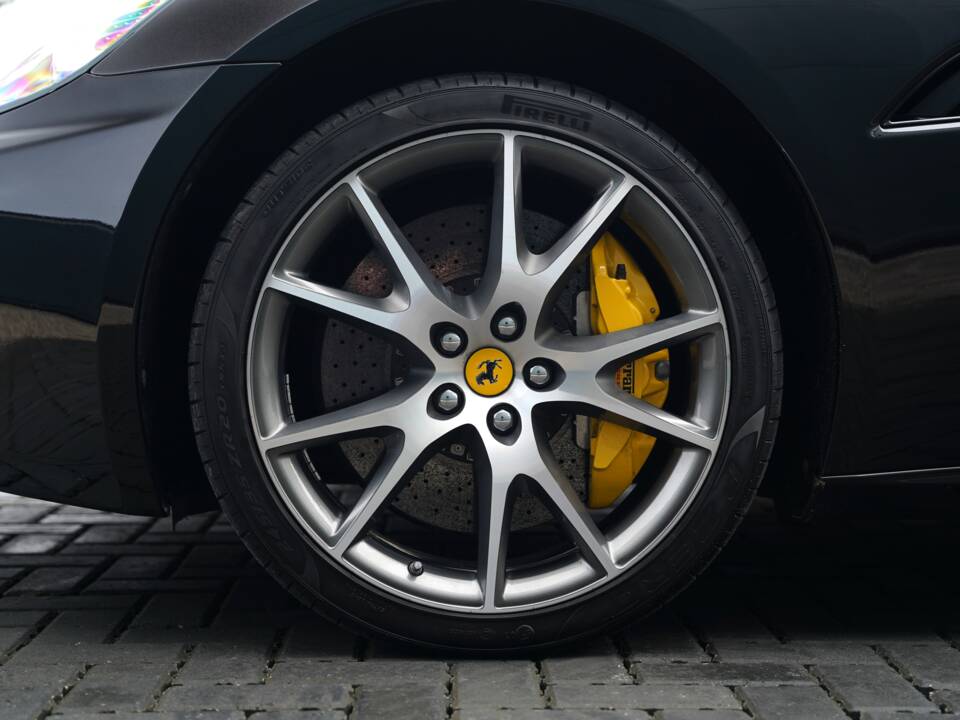 Imagen 48/50 de Ferrari California (2011)