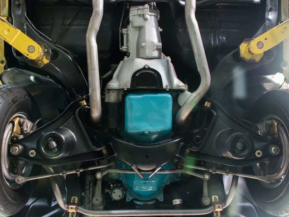 Image 22/26 of Pontiac GTO Tri-Power (1965)