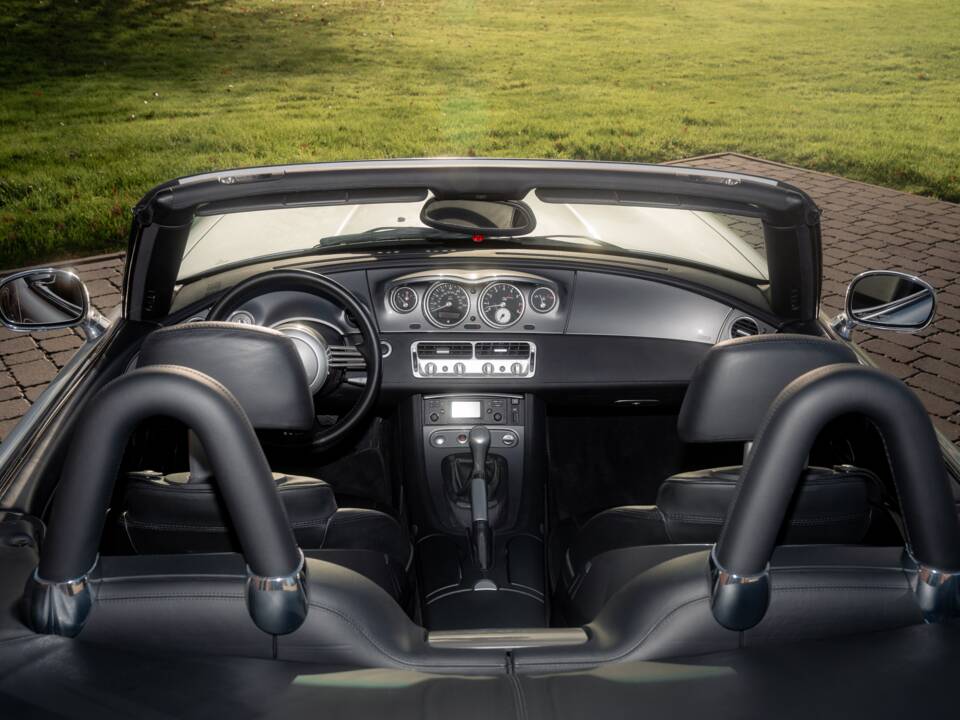 Image 58/84 of BMW Z8 (2001)