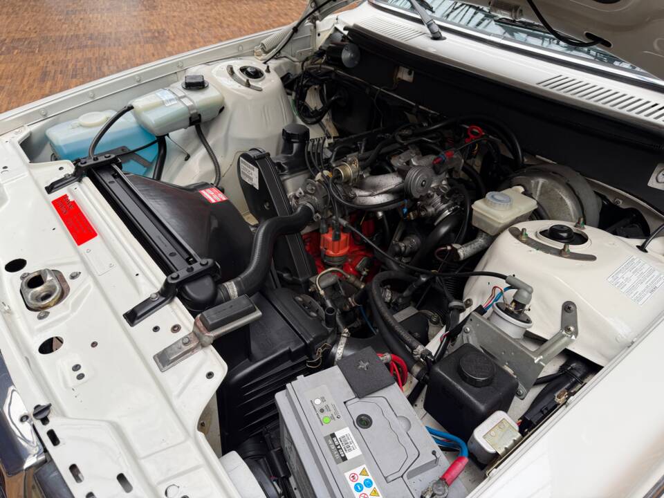 Bild 36/43 von Volvo 240 (1989)