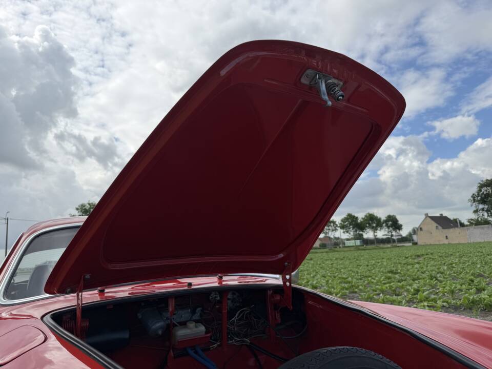 Bild 54/78 von Volkswagen Karmann Ghia 1600 (1970)