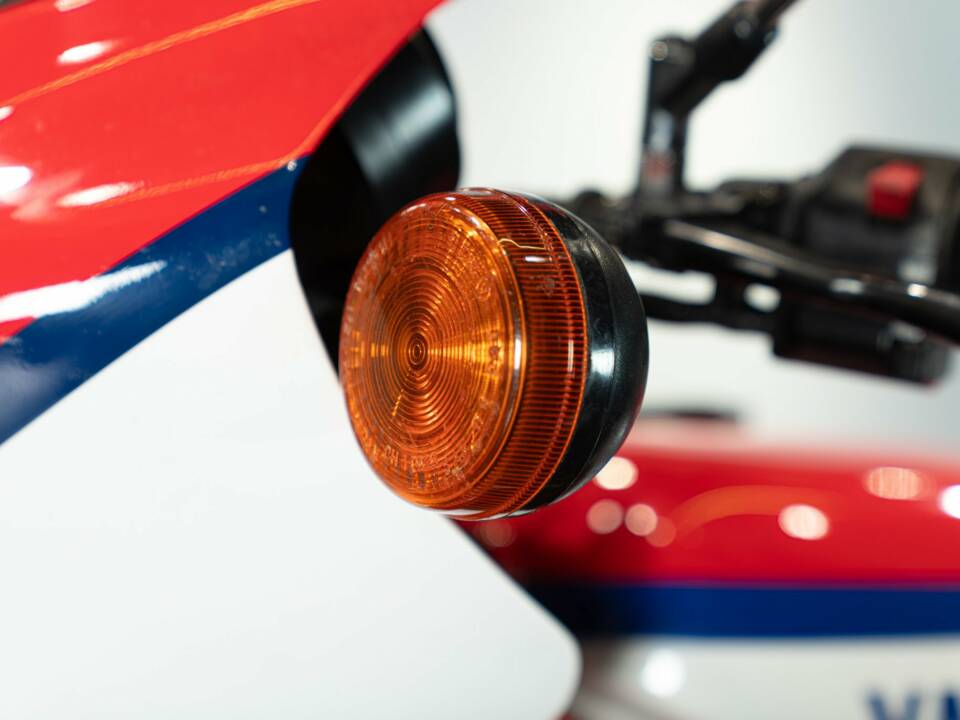 Image 33/41 de Yamaha DUMMY (1985)