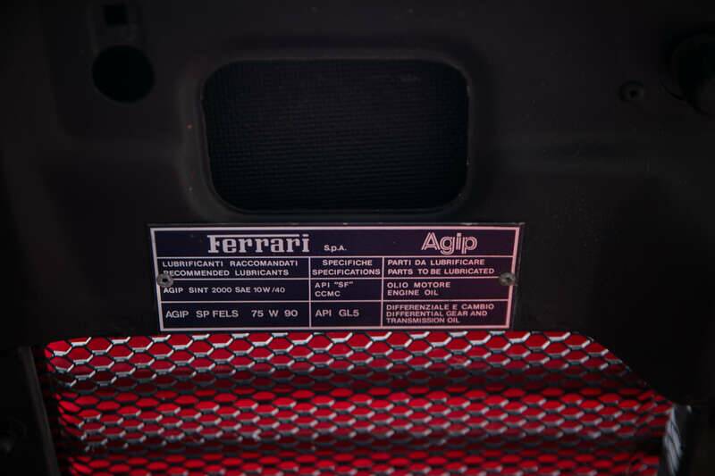 Image 25/50 of Ferrari 348 Spider (1994)