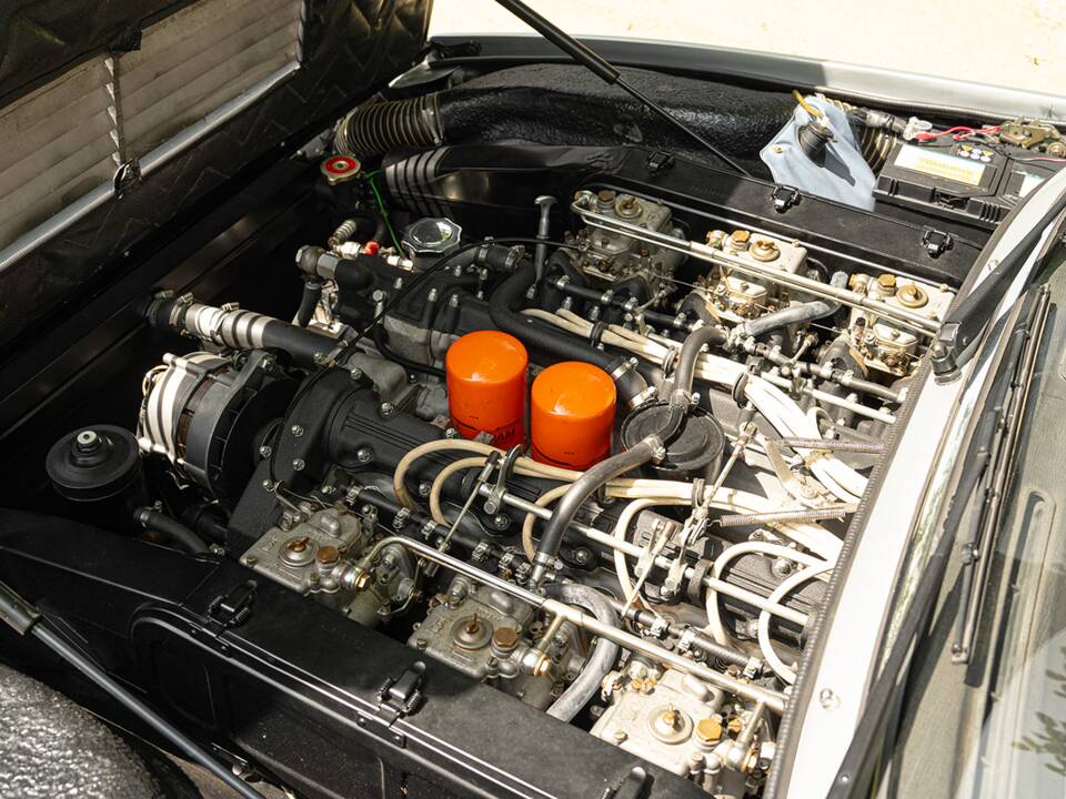 Bild 79/81 von Ferrari 365 GT4 2+2 (1973)
