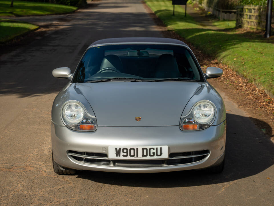 Imagen 4/20 de Porsche 911 Carrera 4 (2000)