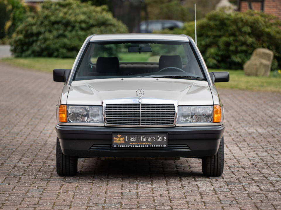 Image 6/77 of Mercedes-Benz 190 E 2.3 (1988)