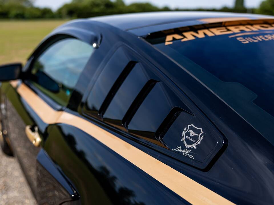 Image 28/50 of Ford Mustang V6 (2009)