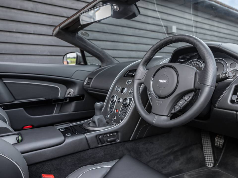 Image 6/50 de Aston Martin V12 Vantage AMR (2018)