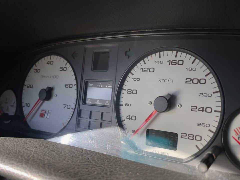 Image 33/34 of Audi S6 Avant (1996)