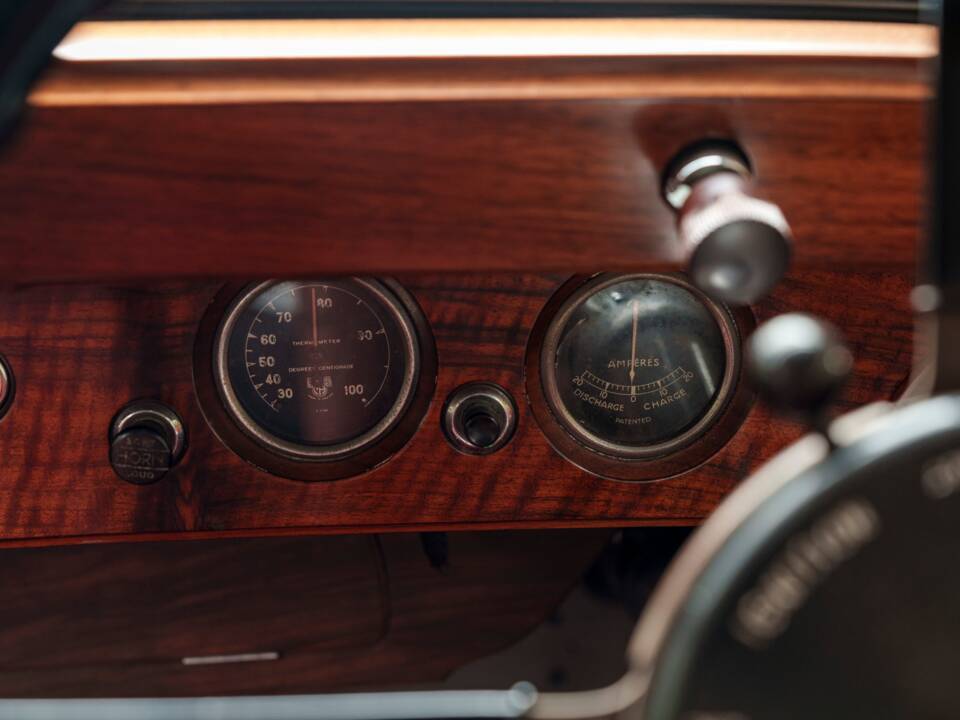 Image 17/25 de Alvis 4.3 Liter Saloon (1937)
