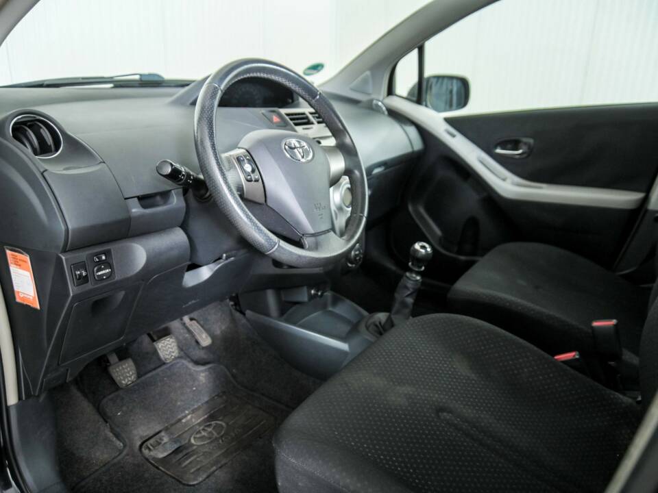 Bild 11/50 von Toyota Yaris 1.33 VVT-i (2011)