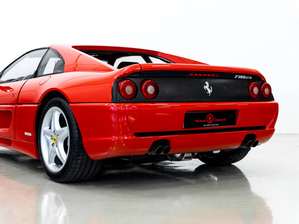 Afbeelding 26/54 van Ferrari F 355 GTS (1995)