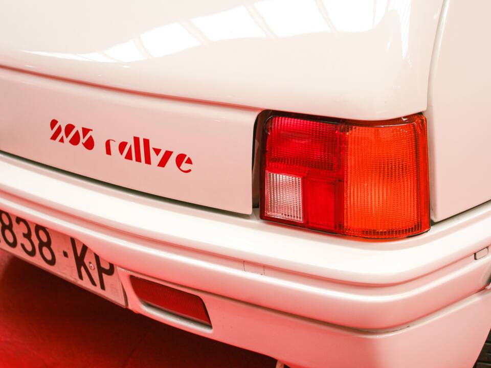 Imagen 13/47 de Peugeot 205 Rallye 1.3 (1989)