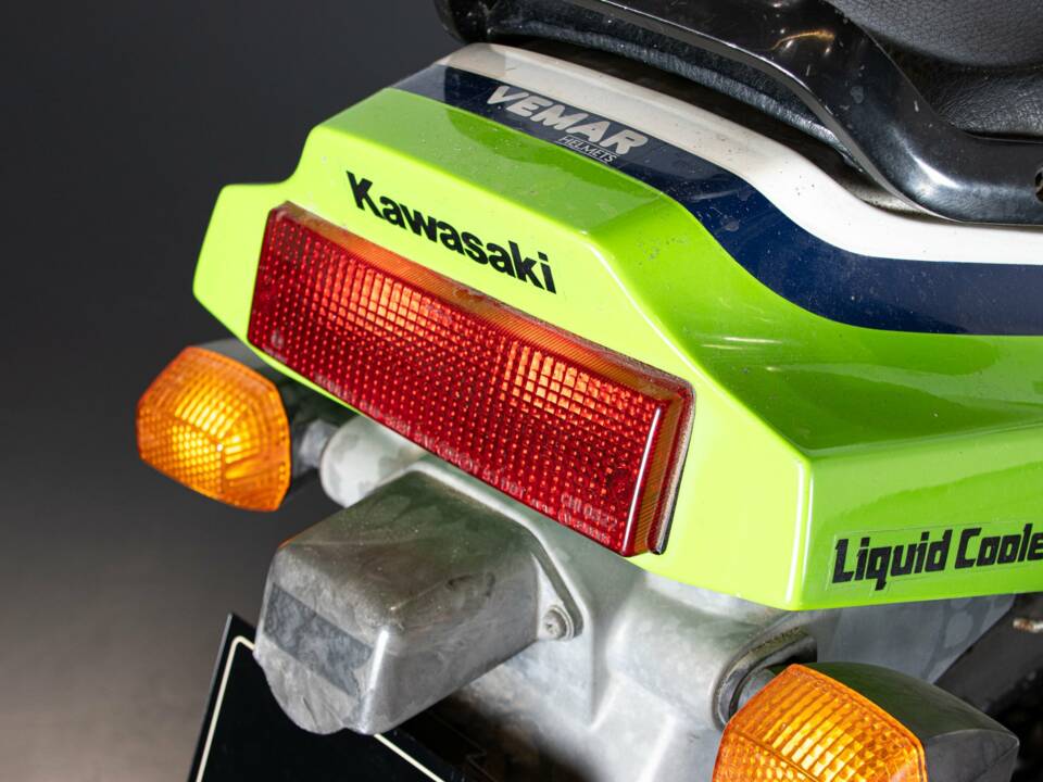 Image 24/36 of Kawasaki GPZ 600 R (1985)
