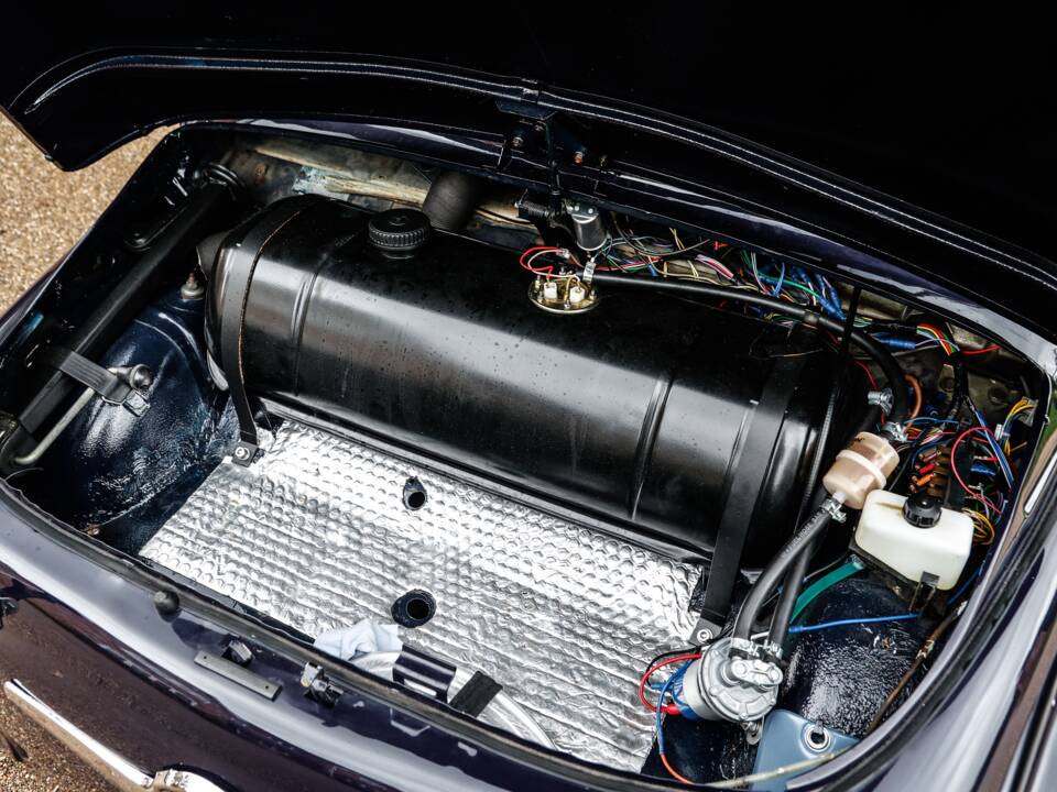 Image 41/45 of FIAT 500 L (1972)