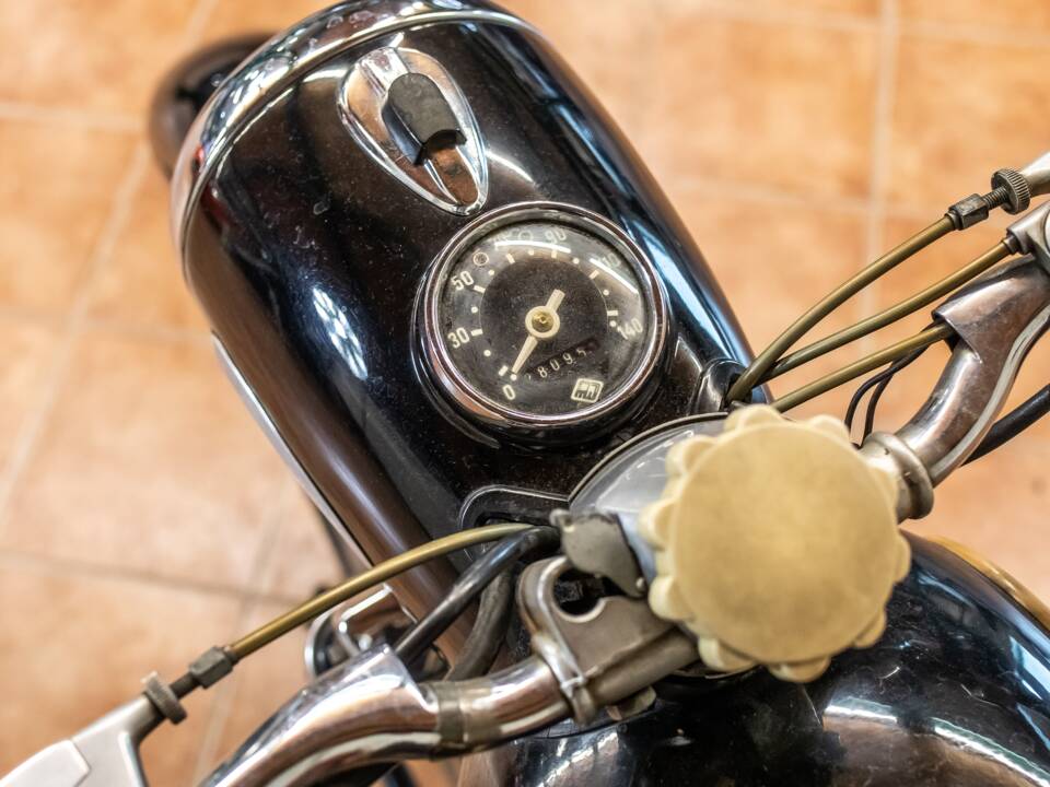 Image 5/11 de MZ ES 250/1-Superelastic (1966)