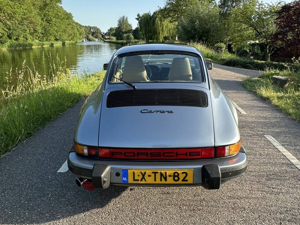 Image 8/8 de Porsche 911 Carrera 3.2 (1985)