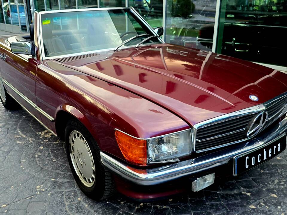 Image 3/34 of Mercedes-Benz 500 SL (1986)