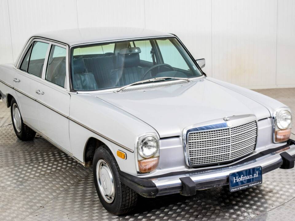 Image 17/50 of Mercedes-Benz 240 D (1976)