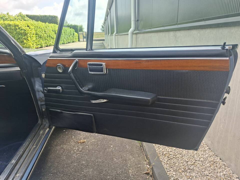 Bild 6/8 von BMW 2800 CS (1970)