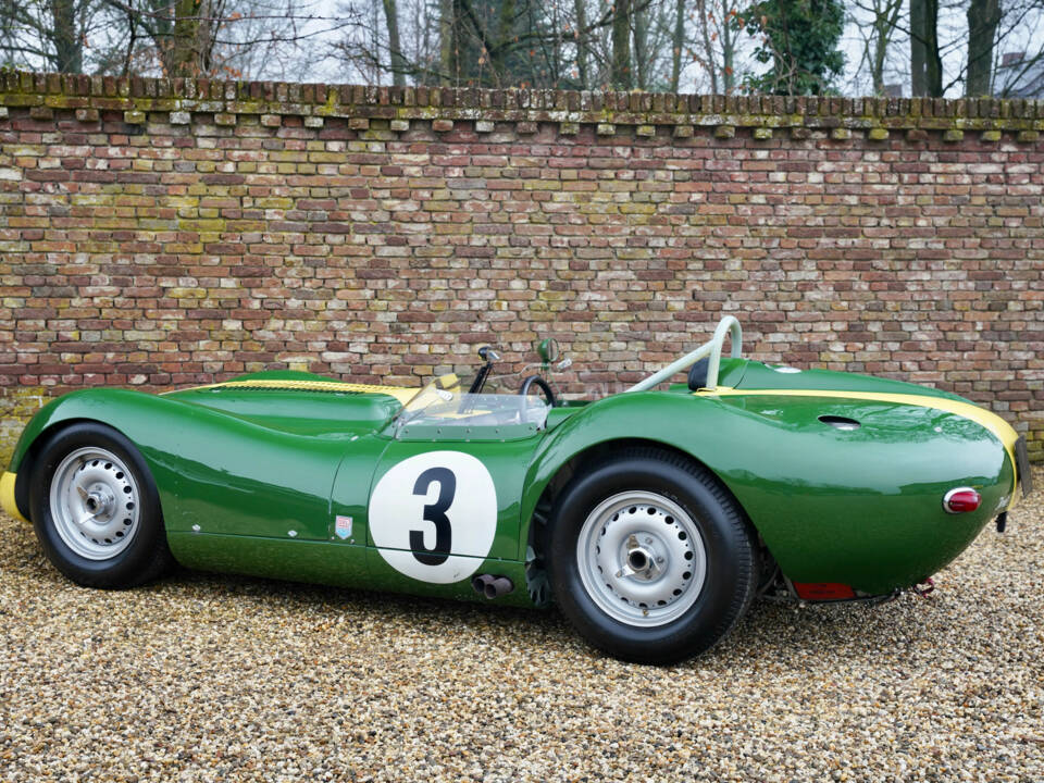 Image 36/50 of Lister Knobbly (1959)