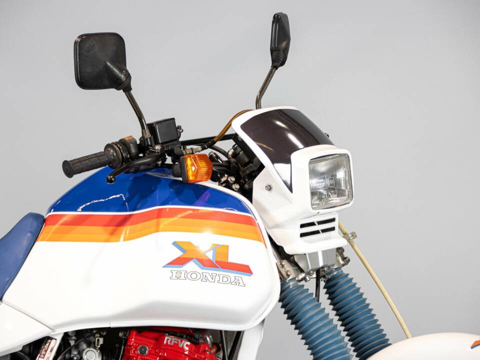 Image 37/50 of Honda DUMMY (1986)