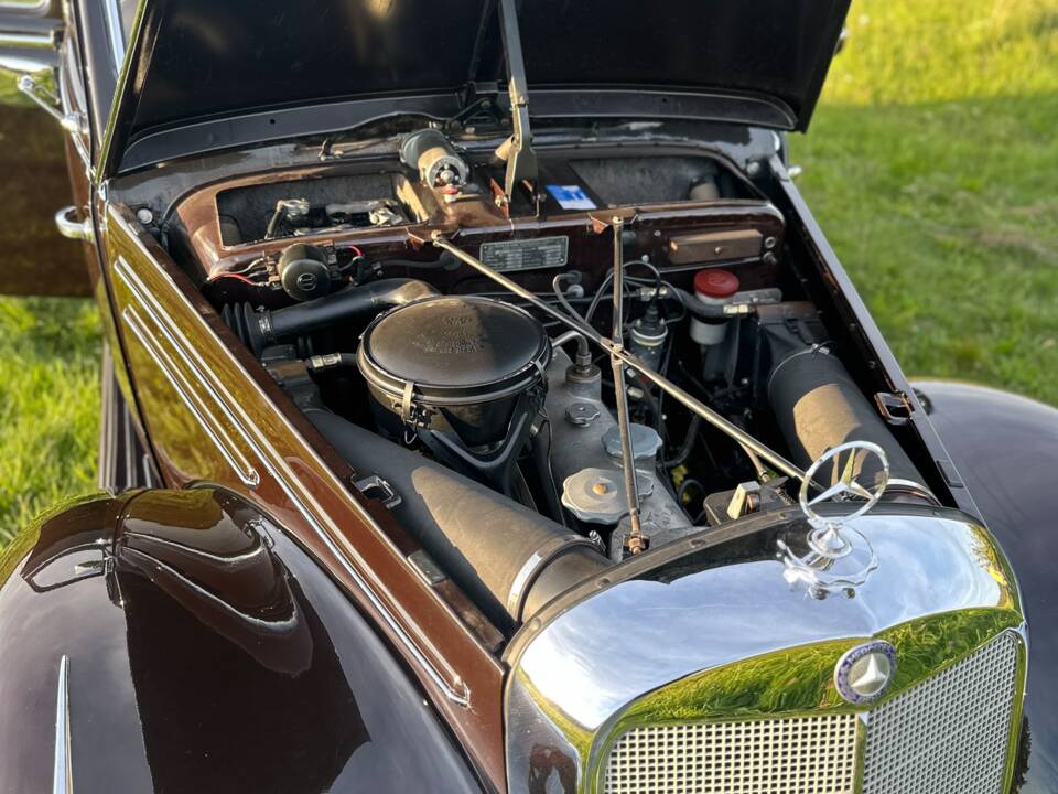 Image 17/30 de Mercedes-Benz 220 (1952)