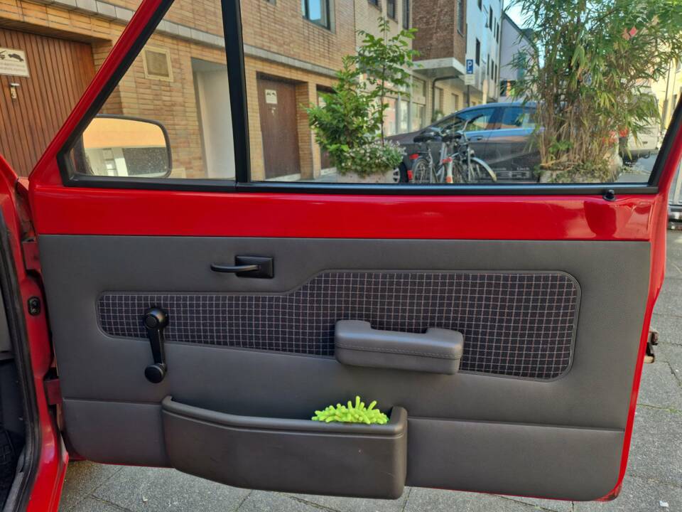 Bild 25/36 von Ford Fiesta 1.6 D (1987)