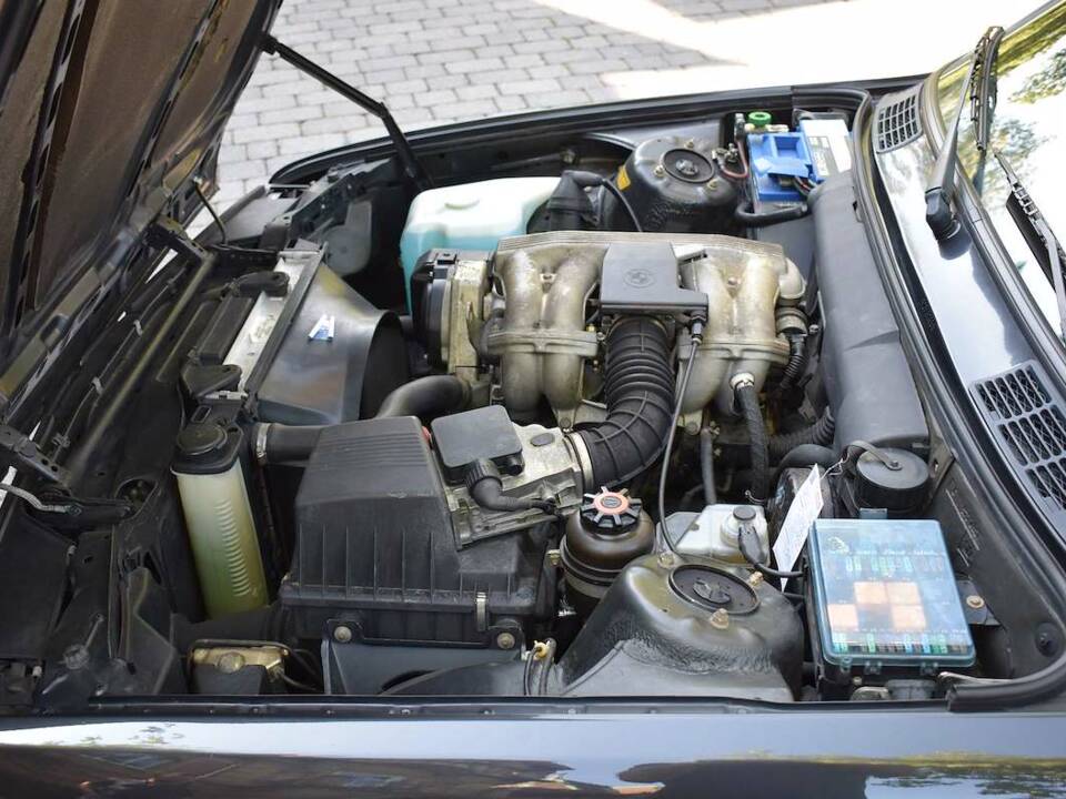 Afbeelding 11/13 van BMW 318i (1993)