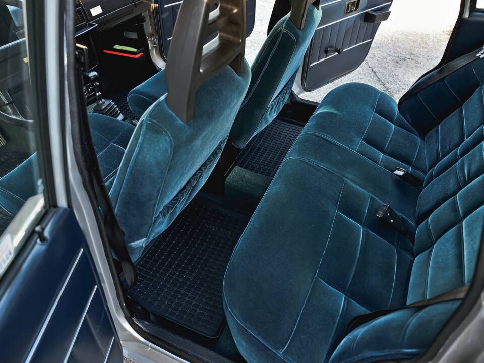 Image 14/38 de Volvo 244 DLS (1977)