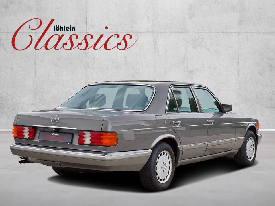 Image 2/23 of Mercedes-Benz 300 SE (1990)