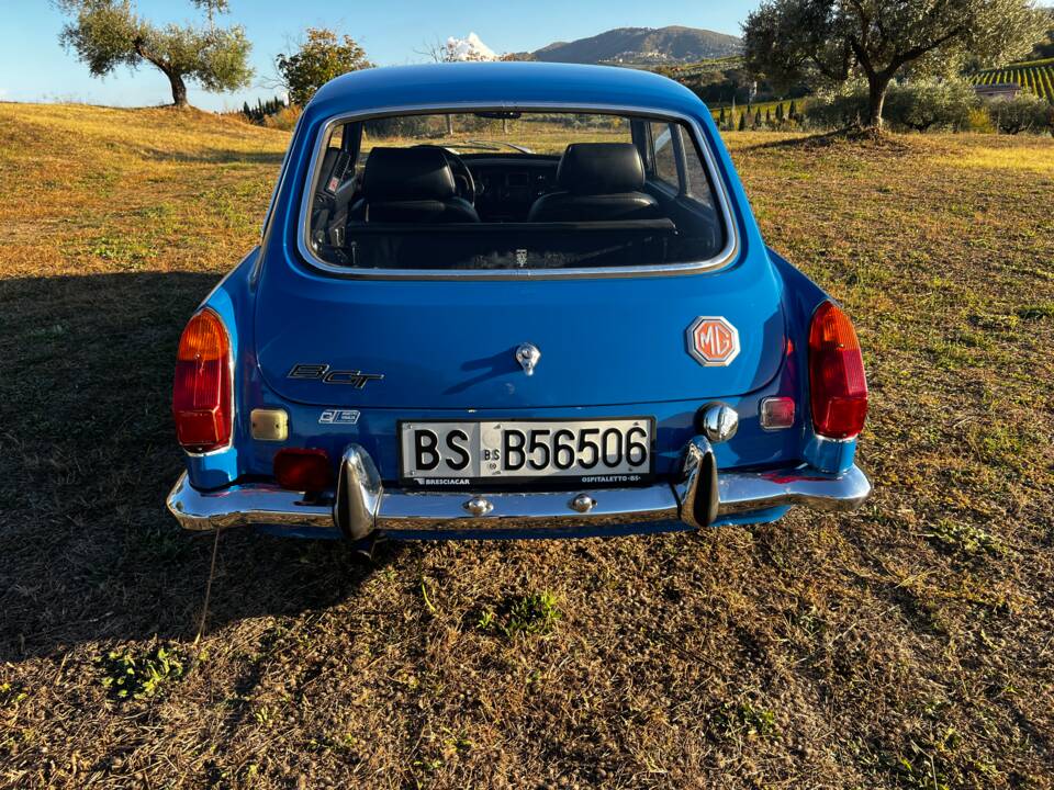 Image 20/50 of MG MGB GT (1972)