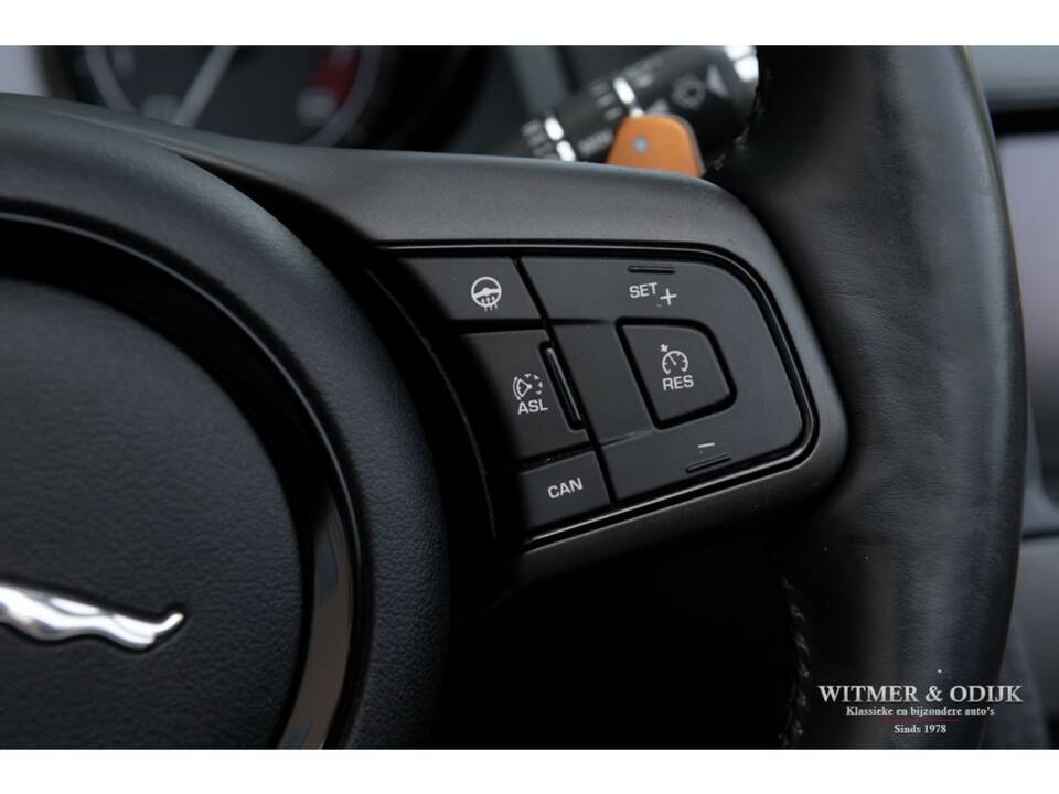 Image 19/37 de Jaguar F-Type S (2014)