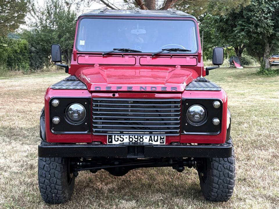 Image 6/8 of Land Rover 110 (1984)