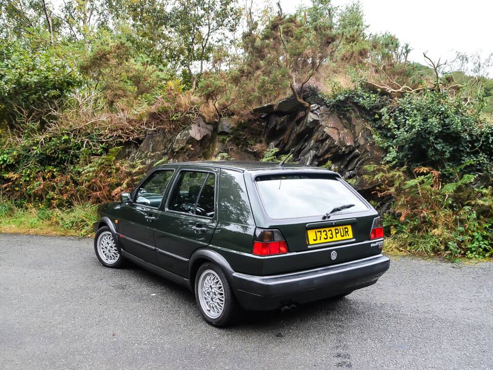 Image 32/37 de Volkswagen Golf III 2.0 16V GTI (1992)