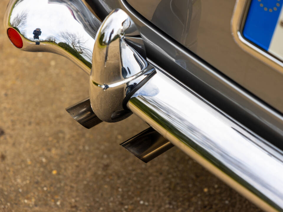 Image 43/50 of Aston Martin DB 5 (1964)