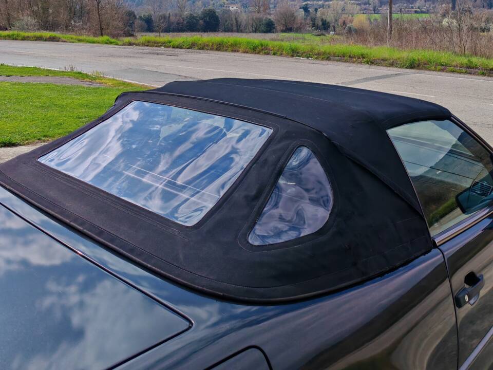 Image 17/42 of Mercedes-Benz 300 SL-24 (1992)