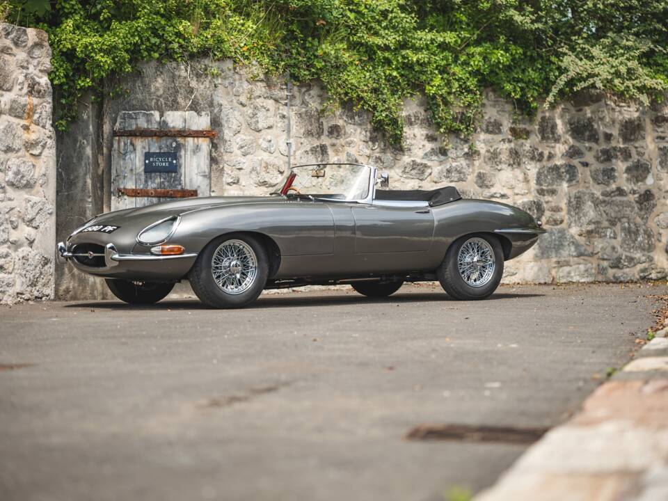 Image 17/50 of Jaguar Type E 3.8 (1963)