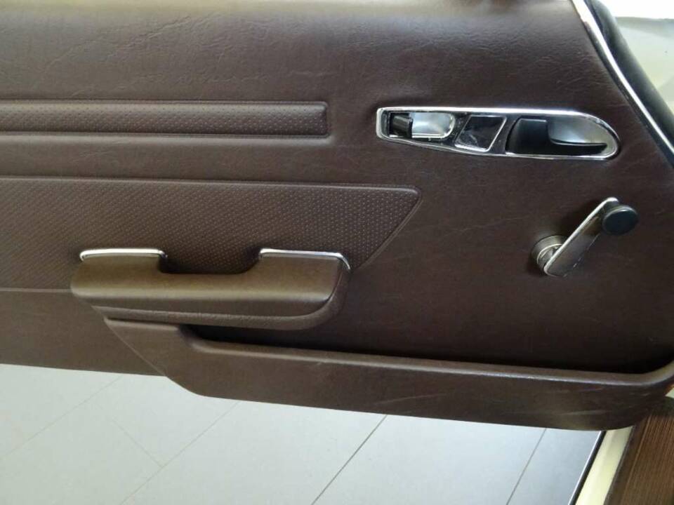 Imagen 9/15 de Mercedes-Benz 280 SL (1981)