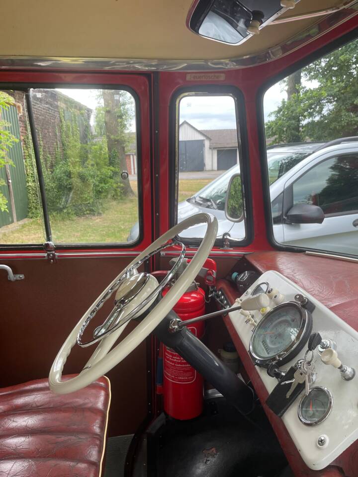 Bild 38/41 von Mercedes-Benz O 319 D (1966)