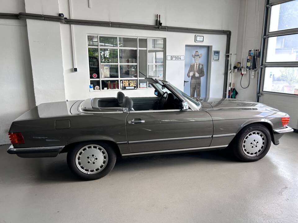 Image 6/37 of Mercedes-Benz 560 SL (1986)