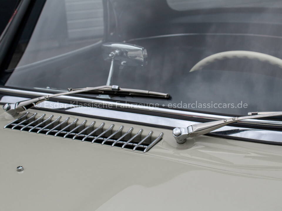 Image 33/38 de Mercedes-Benz 300 SL Roadster (1961)