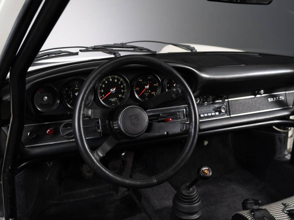 Image 14/26 of Porsche 911 2.2 S (1971)