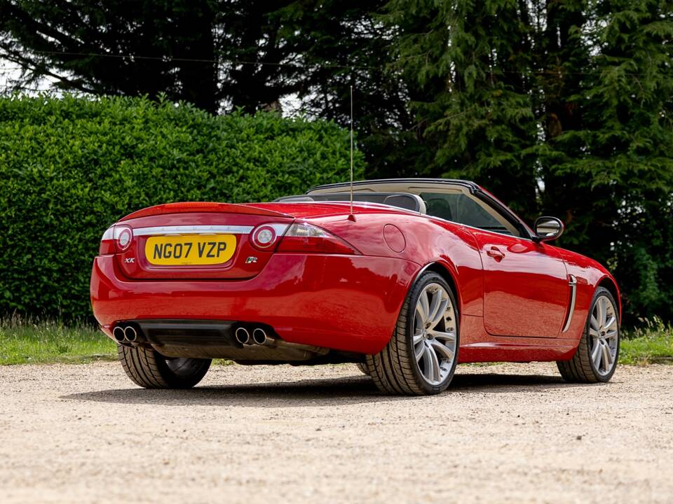 Image 4/50 of Jaguar XKR (2007)
