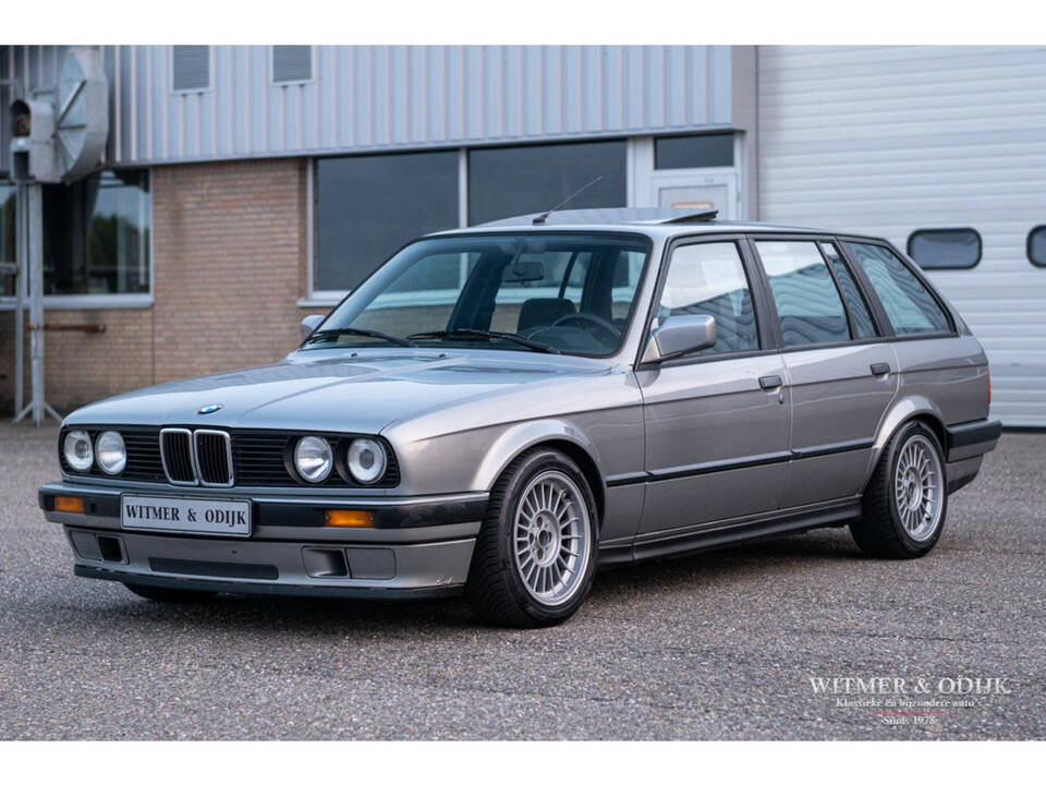 Image 20/50 de BMW 320i Touring (1989)