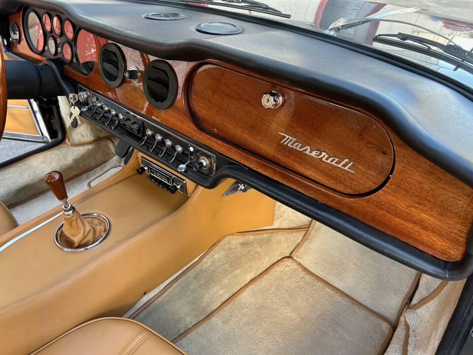 Image 56/101 of Maserati Mexico 4200 (1971)
