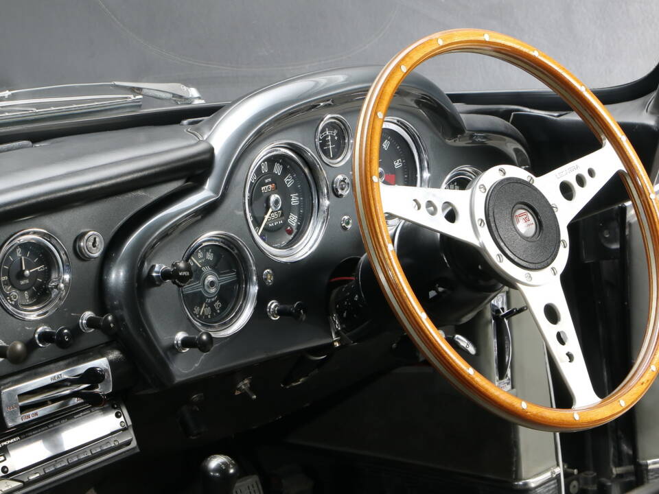 Bild 14/18 von Aston Martin DB 4 Vantage (1963)