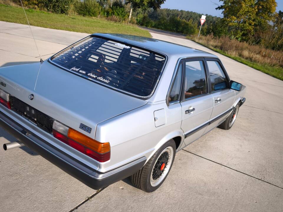 Image 22/94 de Audi 80 CD 5S (1982)