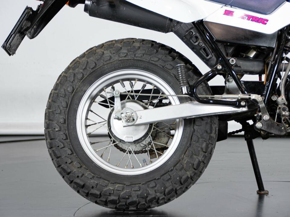 Bild 41/50 von Yamaha DUMMY (1995)